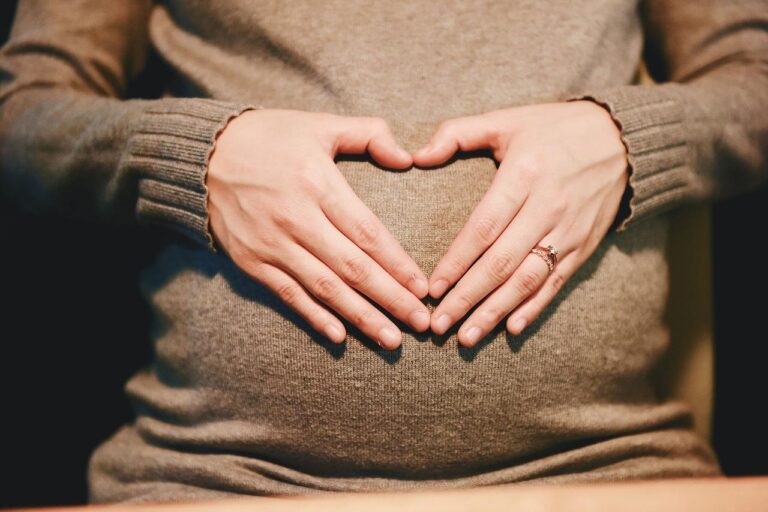 Home Zwangerschapsmassage in Hilversum: ontspannende behandeling voor zwangere vrouwen met ervaren specialisten